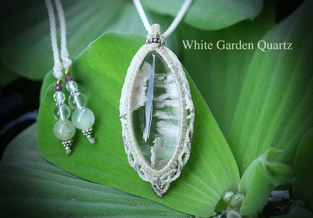 しずくの雪★ホワイトガーデンクォーツ マクラメネックレス1940