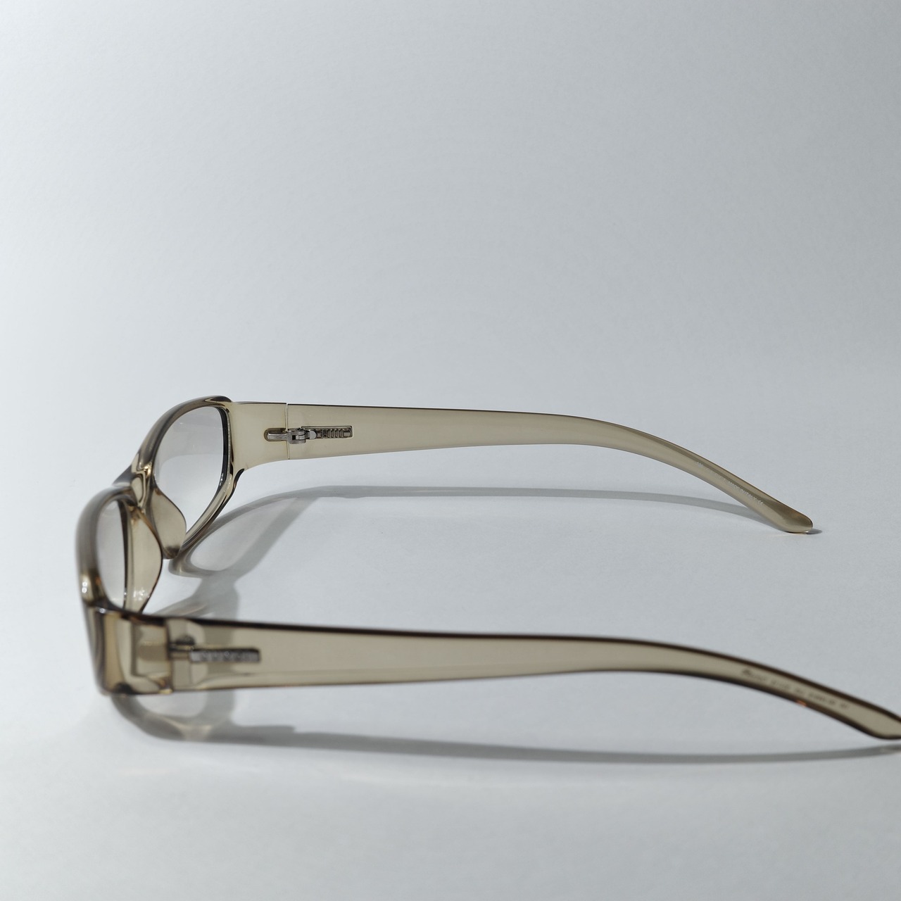 "GUCCI" OVAL SUNGLASSES