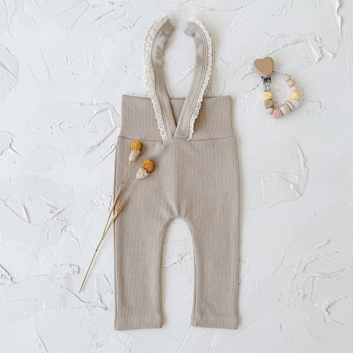 フリルサスペンダー付きレギンス