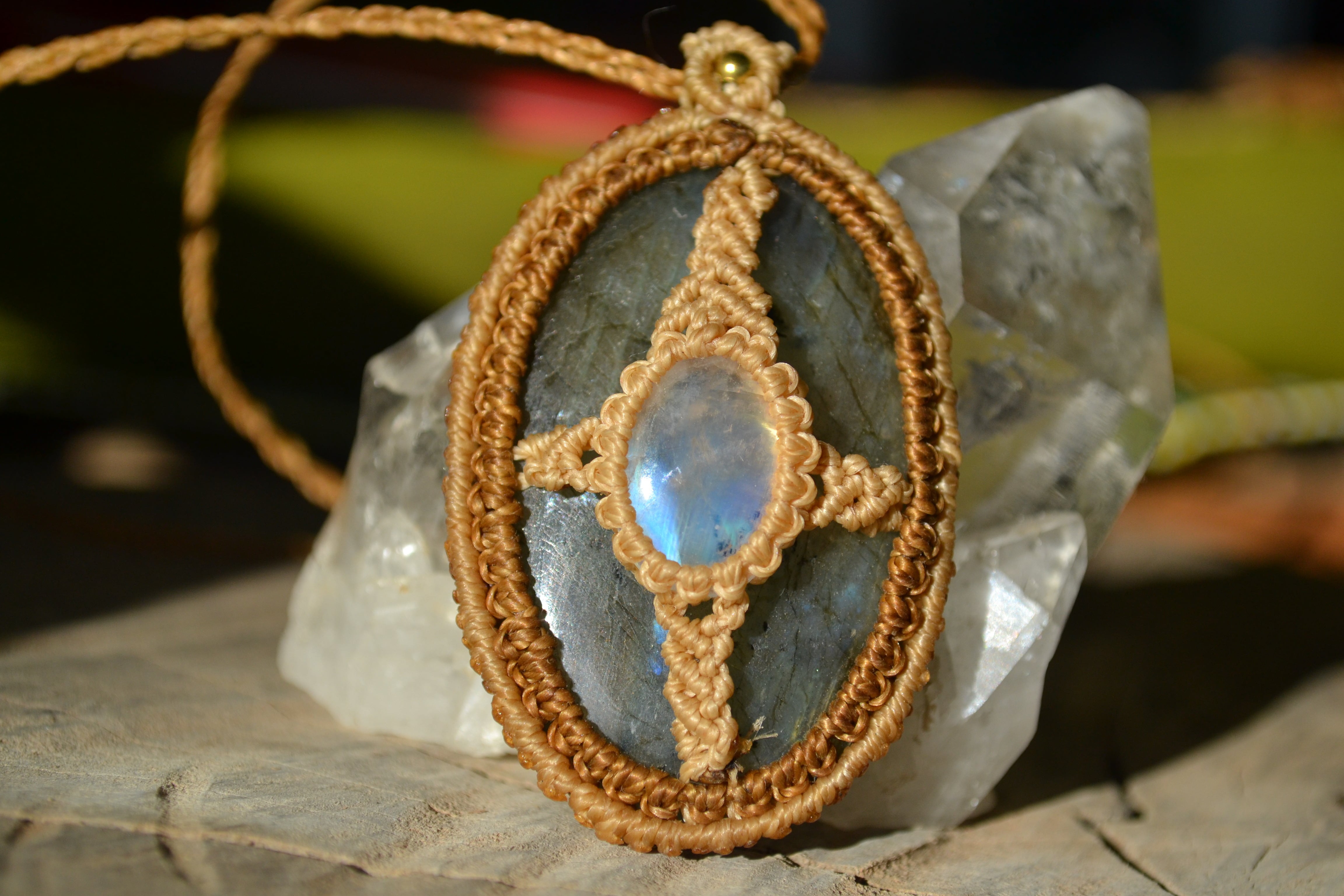 ムーンストーン&ラブラドライト マクラメ編みネックレス