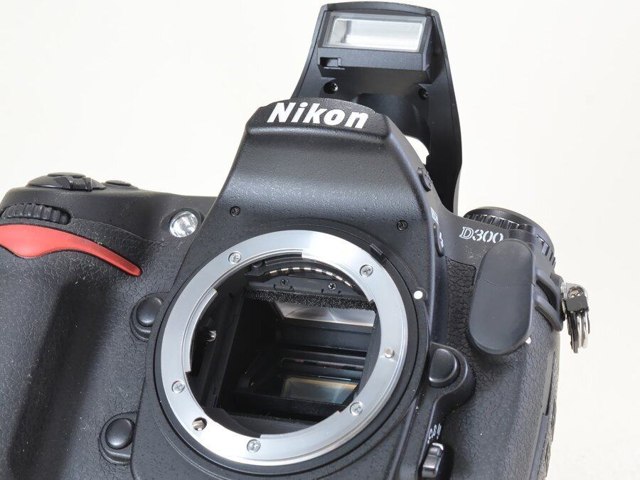 高い素材】 Nikon ニコン D300 ボディ シャッター数14751 デジタル一眼 ...