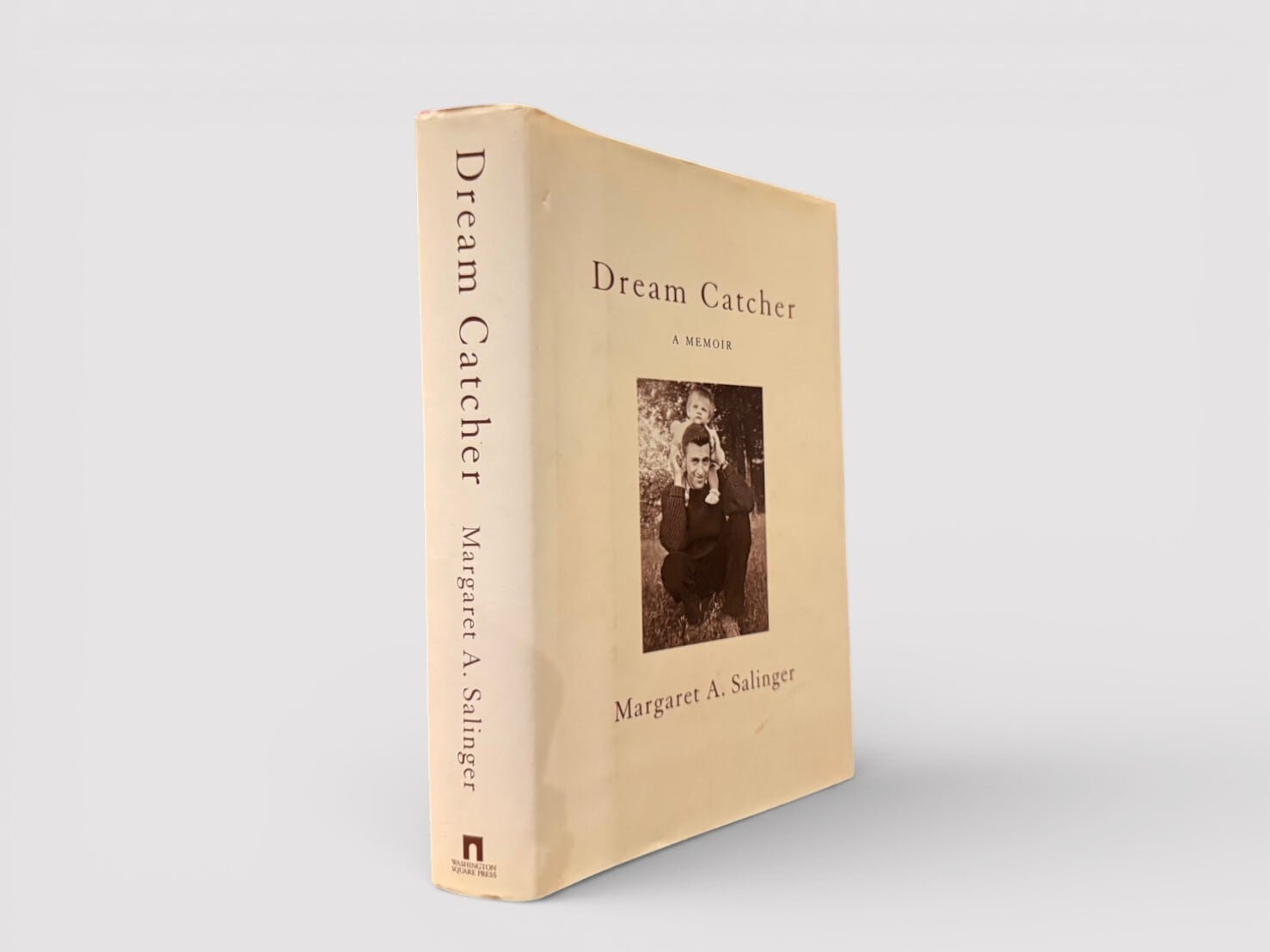 【SL1141】【FIRST EDITION】Dream Catcher: A Memoir(2000) /Margaret A. Salinger