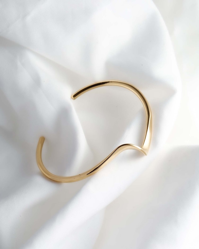 Wave bangle