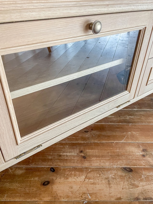 レッドオーク材テレビボード　輸入住宅向けテレビ台　（アンティーク調オーダーメイドTV台）W1500〜1800