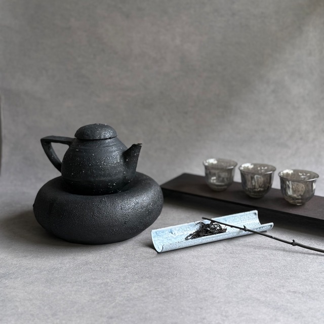 オノエコウタ   茶盤  丸