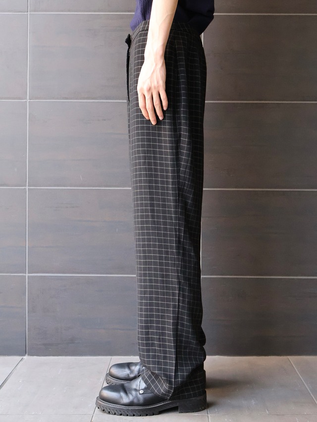 check tapered slacks