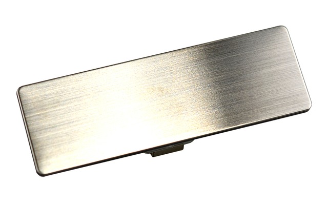 金属無地名札（ｽﾃﾝﾚｽ-銀タイプ）60×20ミリ　両用ピン留め具