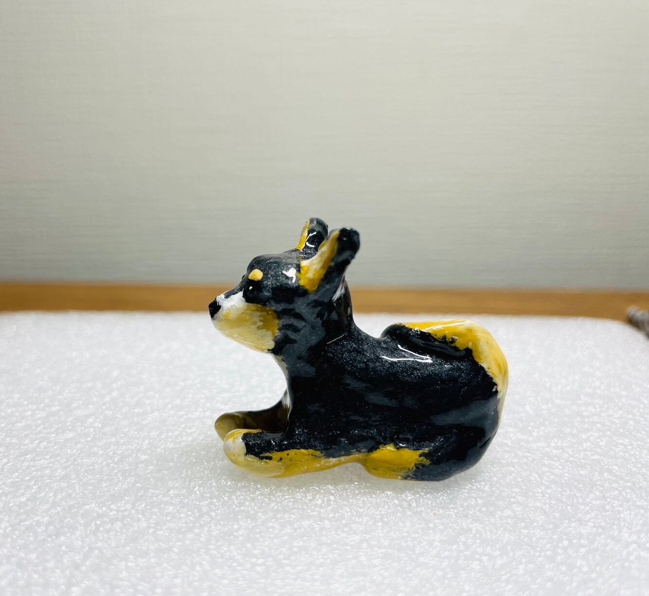 陶器粘土 工芸品動物犬 陶芸 粘土で手びねりシュナウザーの作り方