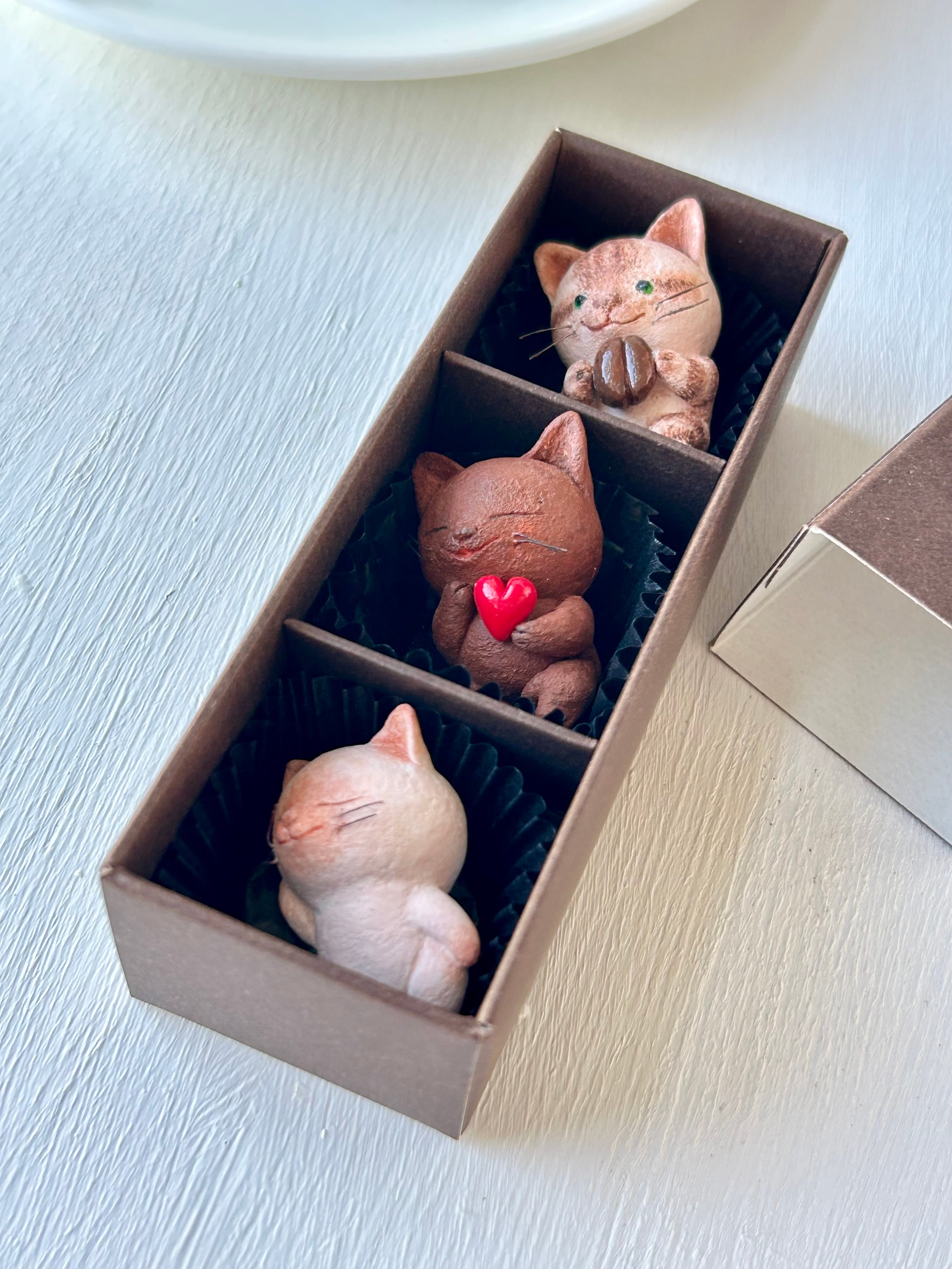 猫とレトロとチョコレート　　食器３点セット チョコレートみたいな猫さんトリオ | 手ノヒラ堂 Tenohira-shop