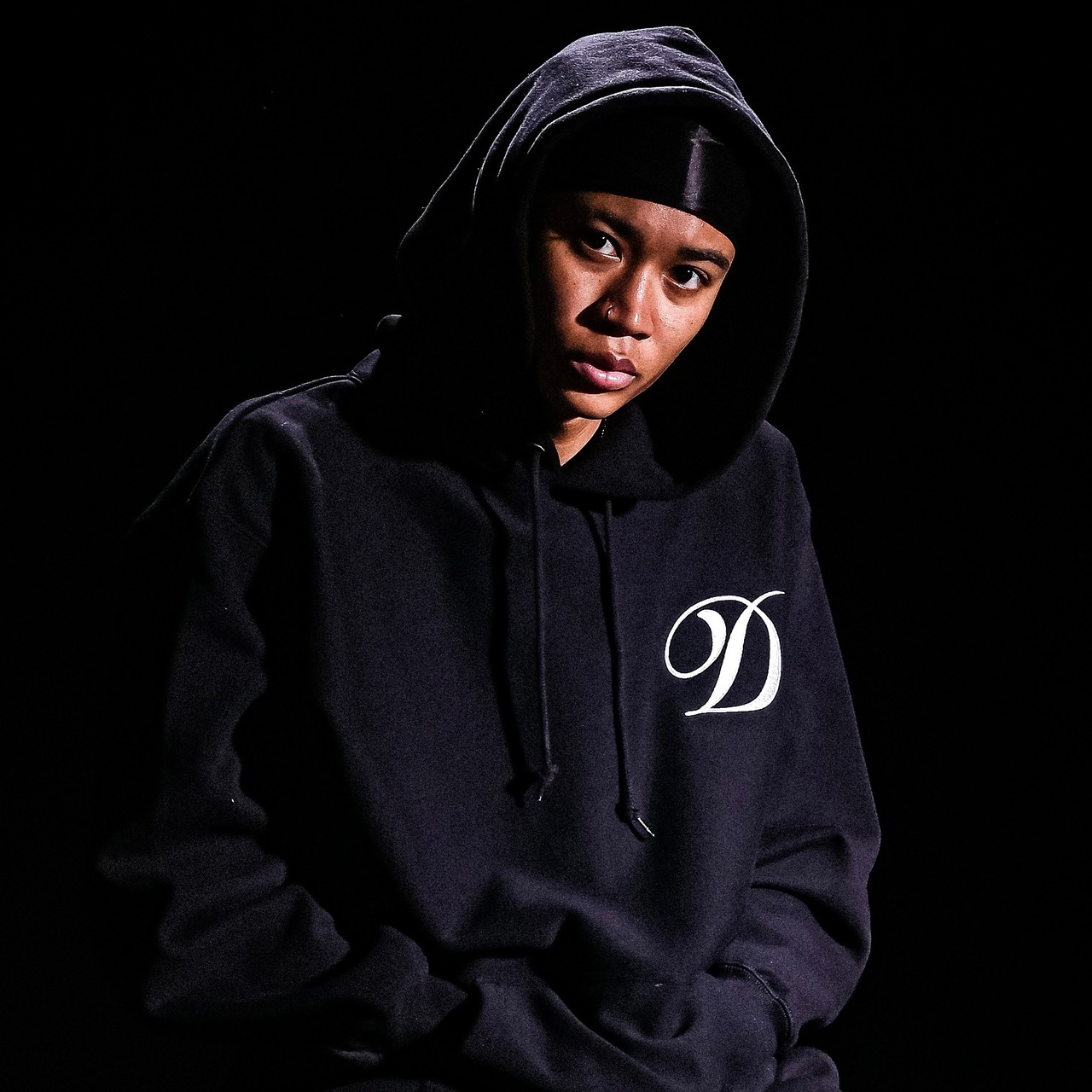 D EMBLEM HEAVYWEIGHT HOODIE