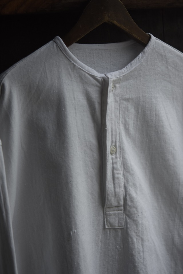 Utah／70's russian military pullover sleeping shirt／white