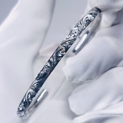 Slim Scroll Bangle