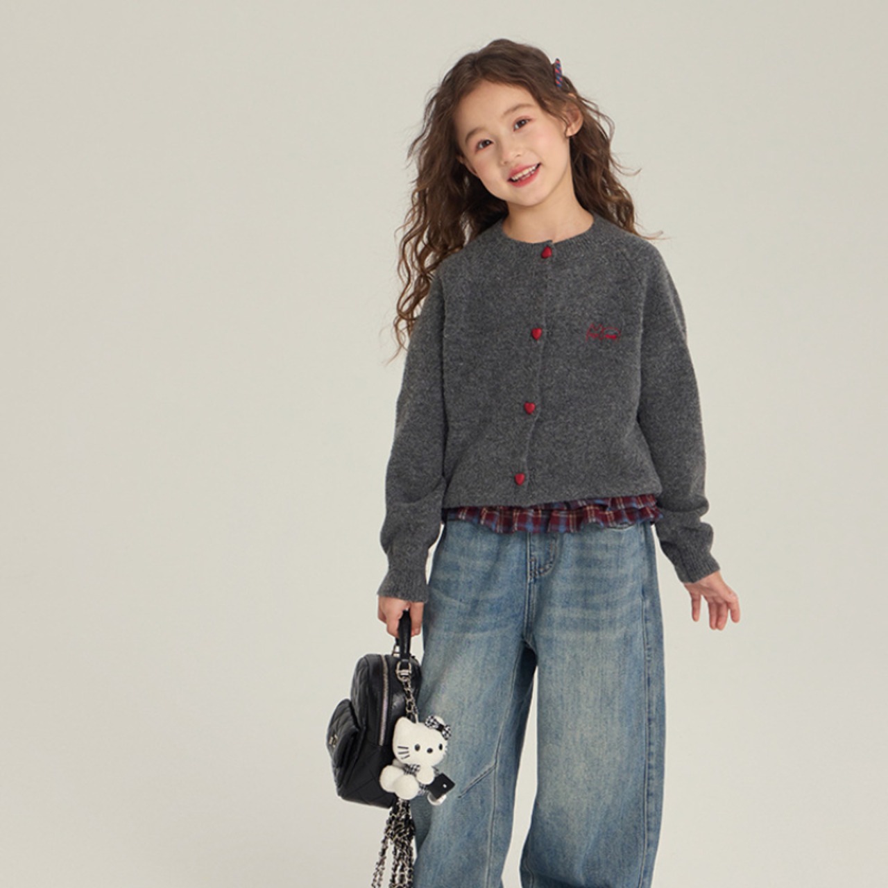 冬ハートボタン付き刺しゅうカーディガン