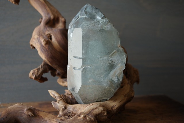 ヒマラヤ パルバティ渓谷産ファントムクォーツ Quartz 1036