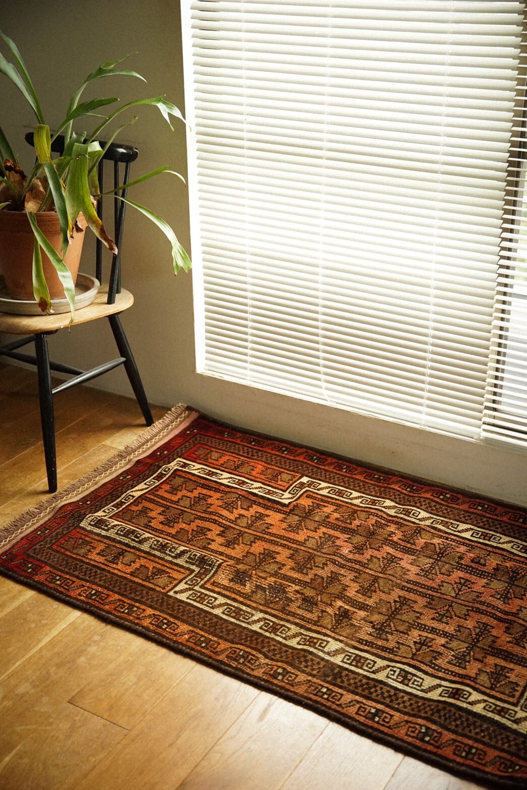 437-Vintage Taimani prayer rug | 手織りのヴィンテージラグ専門店