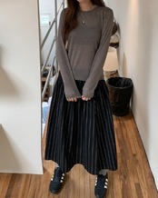 Button side slit sheer t-shirt L0127