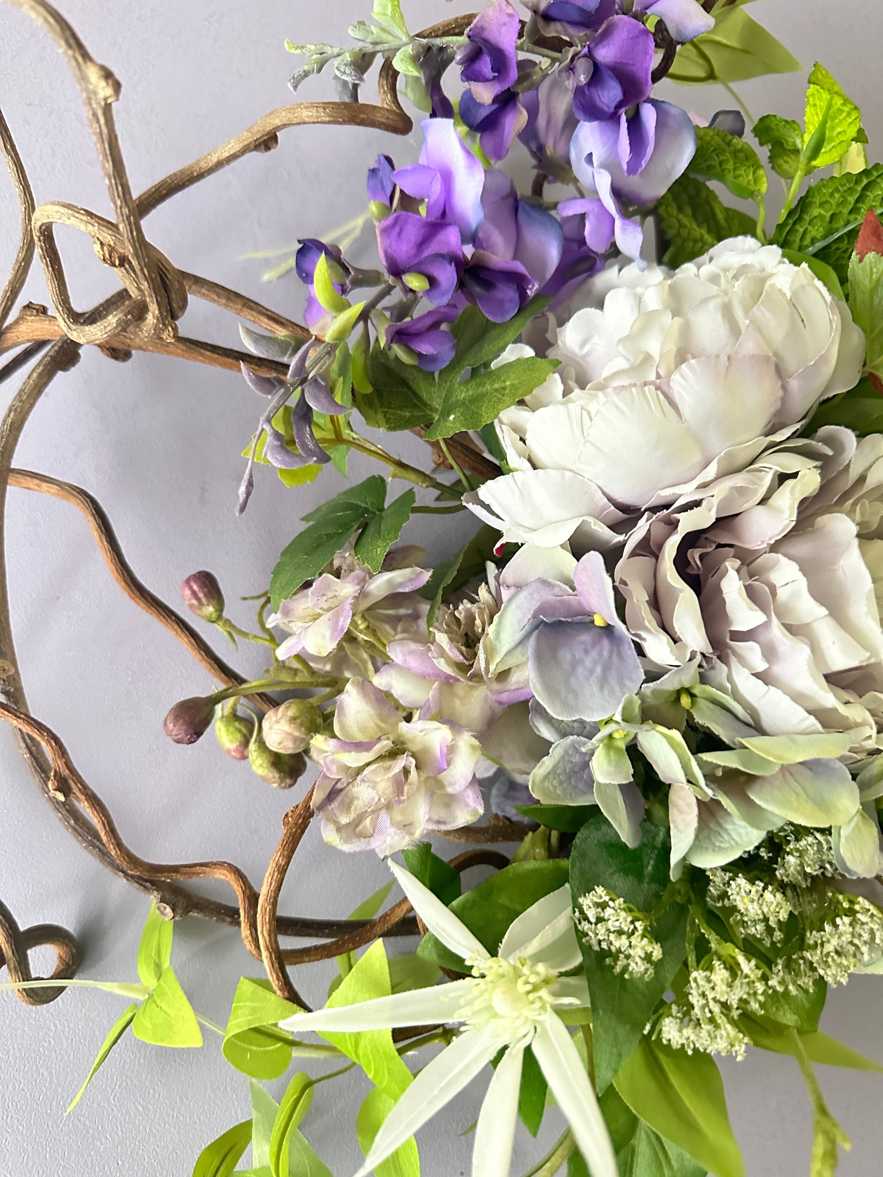 【週末限定価格】大人かわいい芍薬とガーベラリース　29cm 週末限定価格】大人かわいい芍薬とガーベラリース29cm