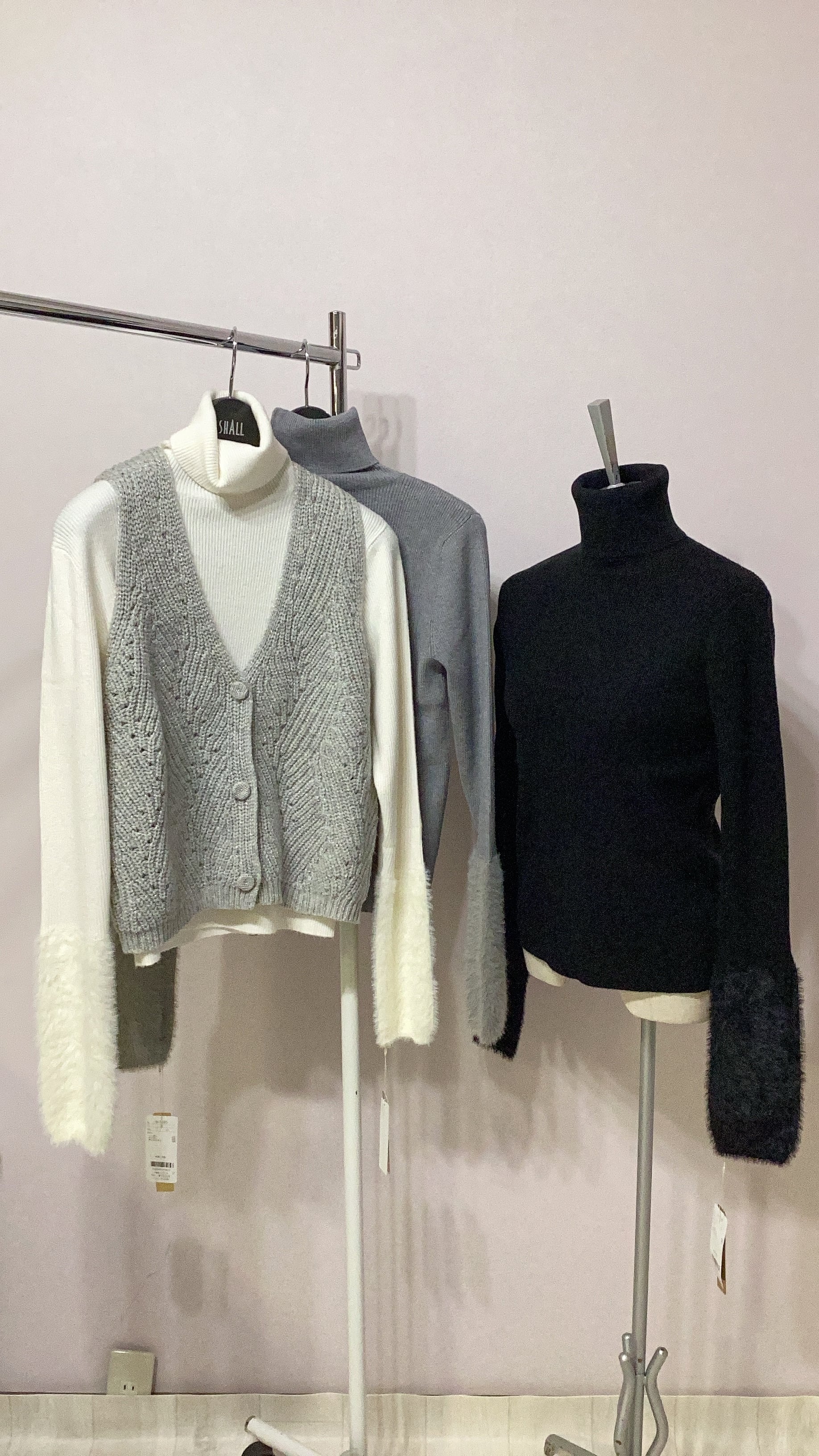 Les Ageu フェイクファースリーブ タートルネックリブニット No.G-5035 ブラック ホワイト グレー 9号 11号 chris montdz レアージュ