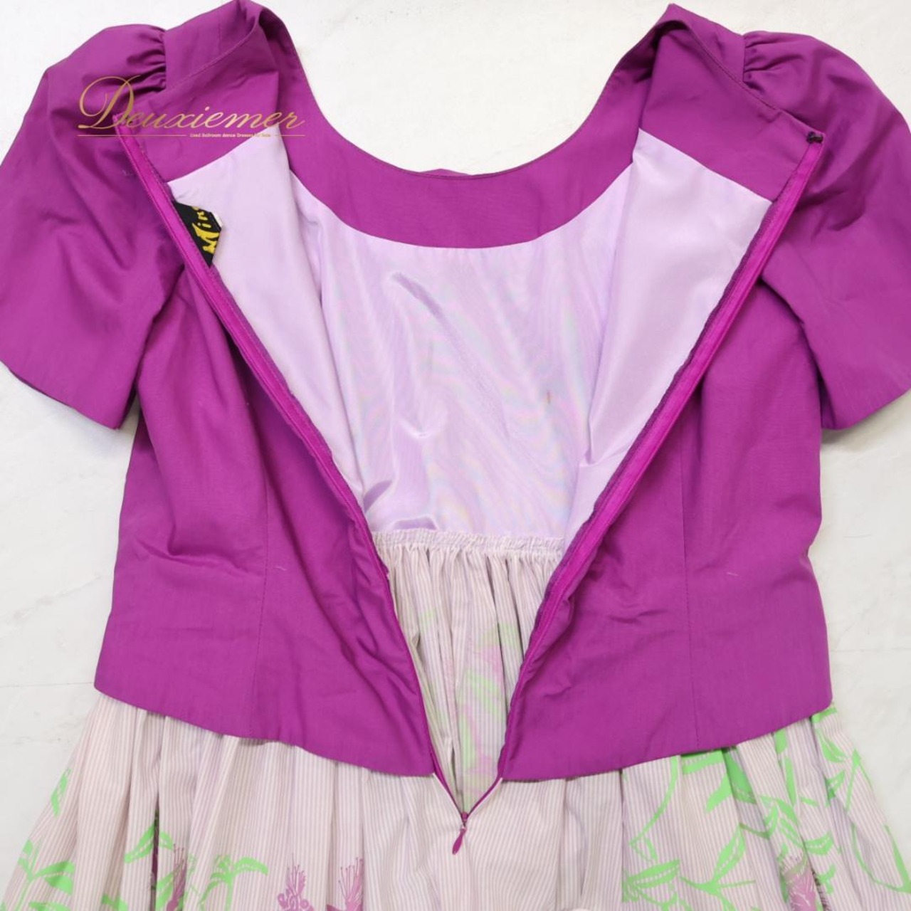 【フラダンス衣装】パープル Minei ワンピース ドレス 紫 白 緑 レフア柄 花柄 ストライプ 半袖 明るい 爽やか アロハ 可愛い