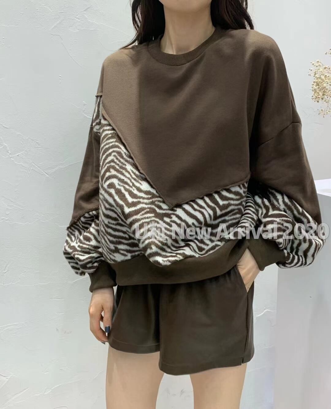 アニマル柄　切り替えスウェット　AJ22240-101