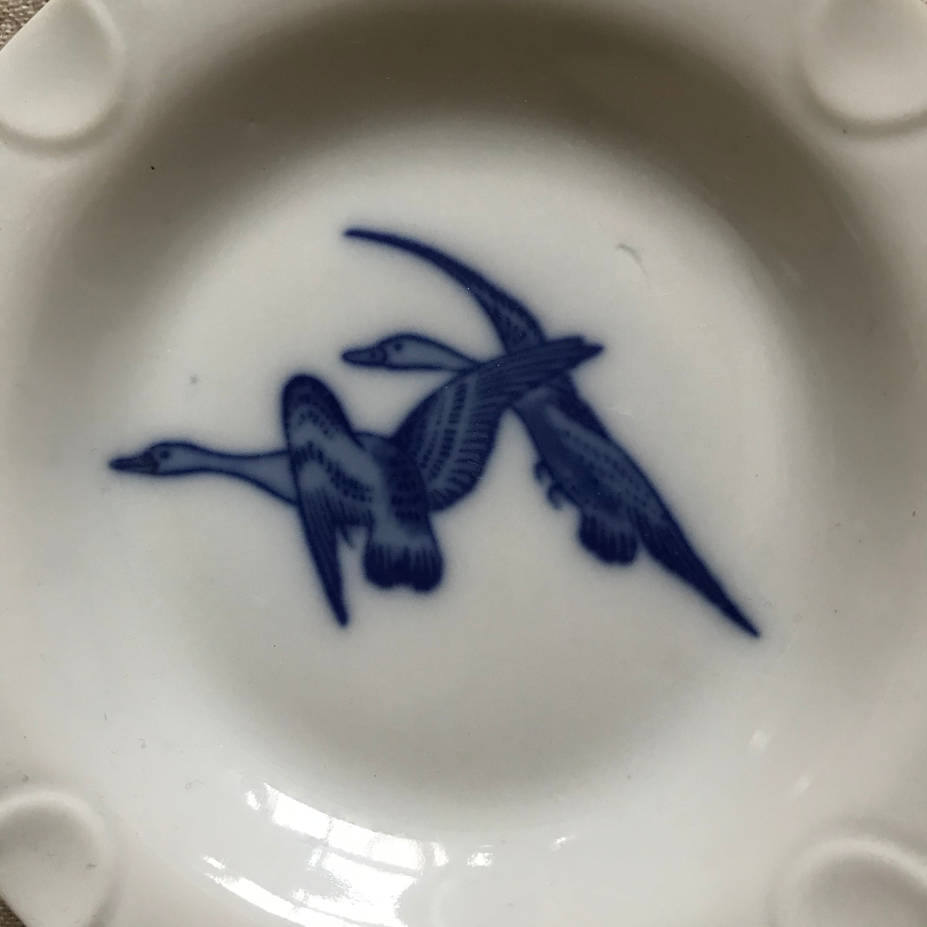 飛んでる鳥の小皿 Tsuitachi Craft Brocante 飛んでる鳥の小皿 Tsuitachi Craft Brocante