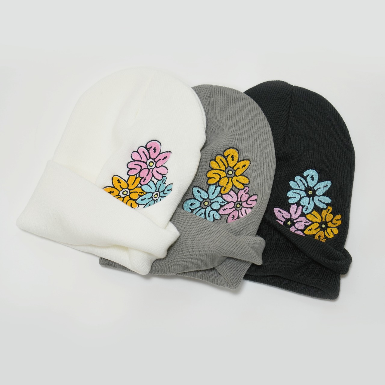 davryu triple flower AC Knit CAP [グレー]
