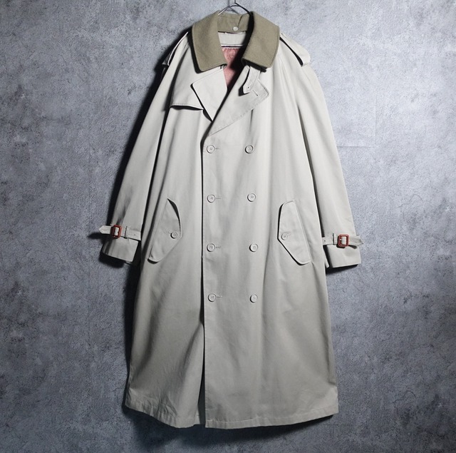 “STAFFORD” Khaki chinstrap liner & false collar withtrench coat