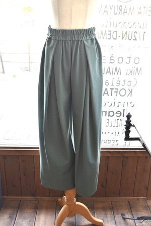 EMUE(エミュー) 25A/W 重なりタックワイドパンツ