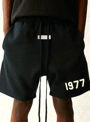 ESSENTIALSエッセンシャルズ1977ロゴスウェットハーフパンツ¥23000+tax