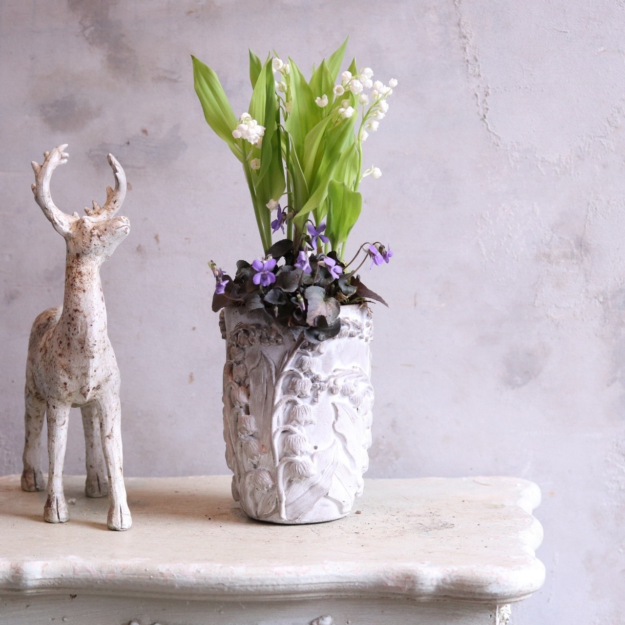 teさま専用ページ:春に楽しむ寄せ植え　スズランの寄せ植え　スズランポット　壁にオススメ　届いてすぐ玄関に飾れる 　プレゼントにもオススメ　