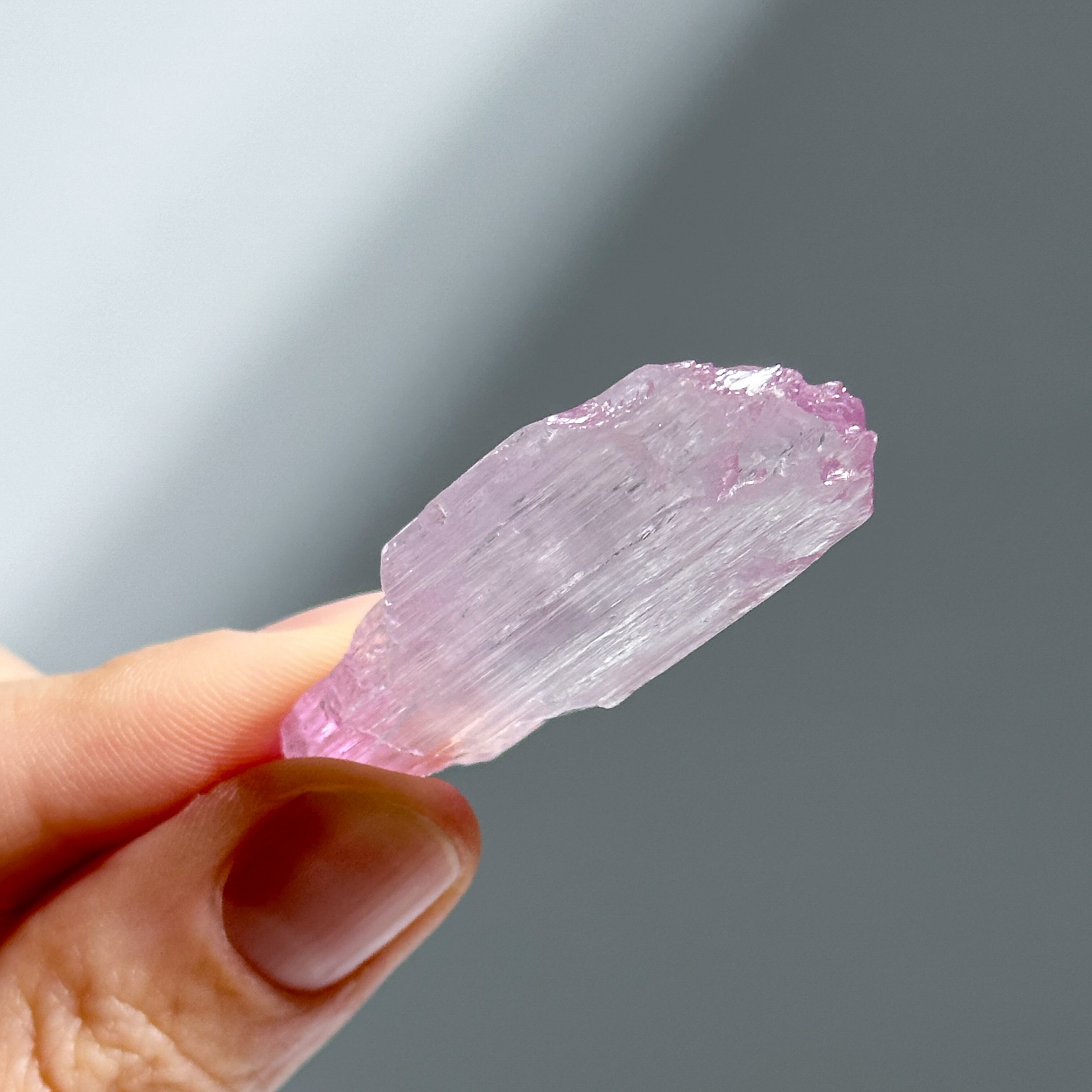 ハイクォリティ】クンツァイト 原石82◇ Kunzite ◇天然石・鉱物