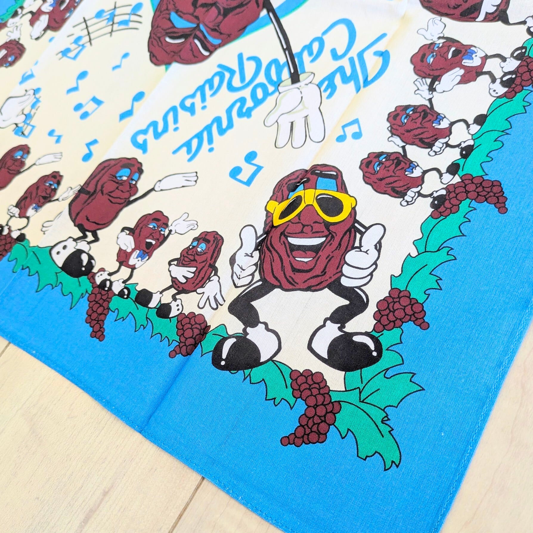再入荷！【California Raisins（カリフォルニアレーズン）】バンダナ / ランチクロス 〚アメリカン雑貨 アメトイ〛