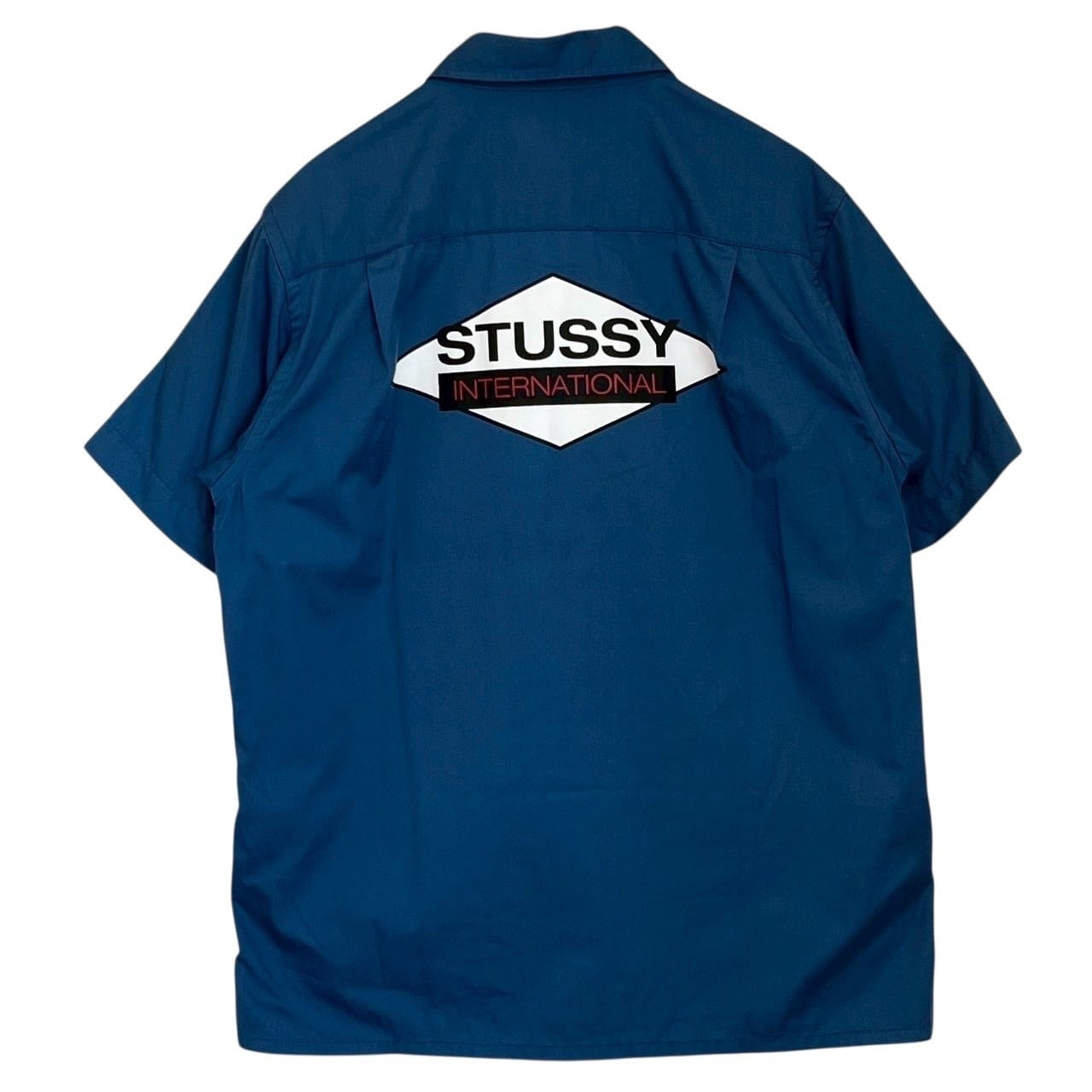 ★海外限定/国内即発*stussy*ロゴ刺繍プリント半袖シャツ★ stussy ステューシー 半袖シャツ M バックロゴ プリントロゴ