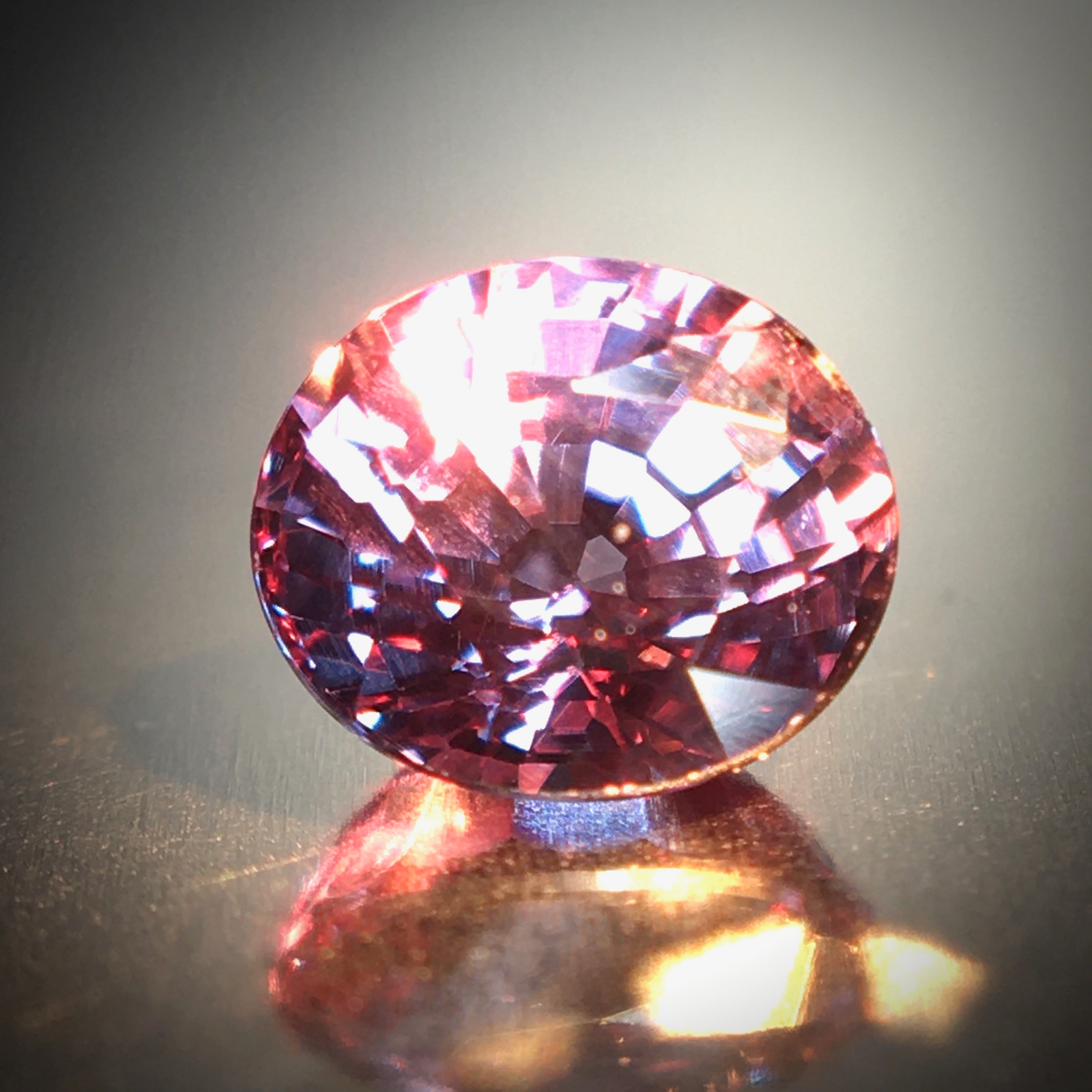 ドラマティックなカラーチェンジ 0.6ct UP 天然 ベキリーブルー