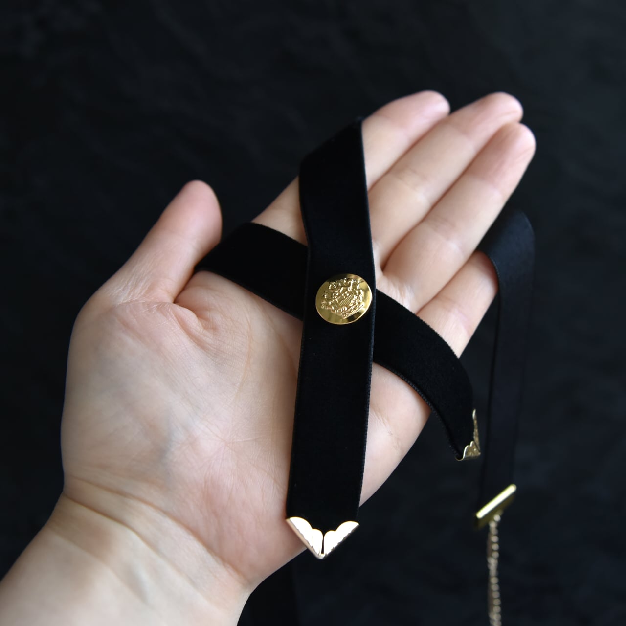 夜の帳｜漆黒に灯る優雅なクロスタイチョーカー／ネックレス メンズ