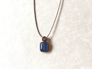 カイヤナイト macramé necklace