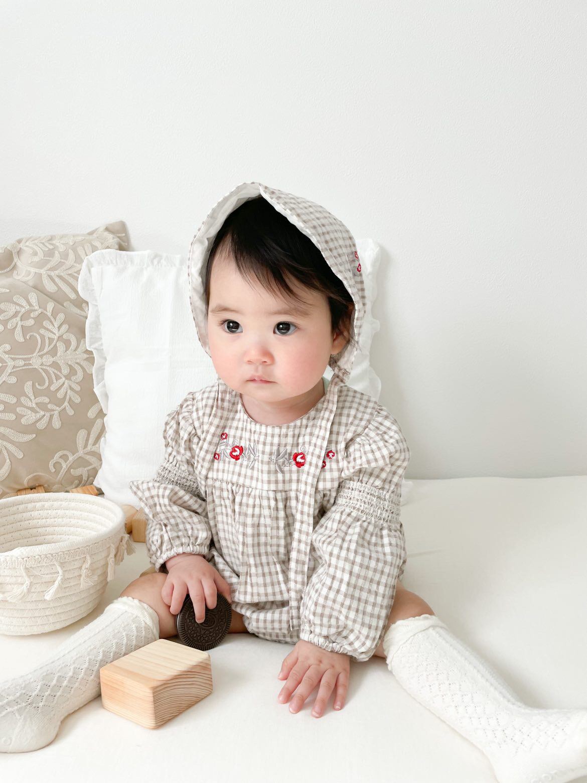 【即納・取寄】ギンガムチェック刺繍ロンパース