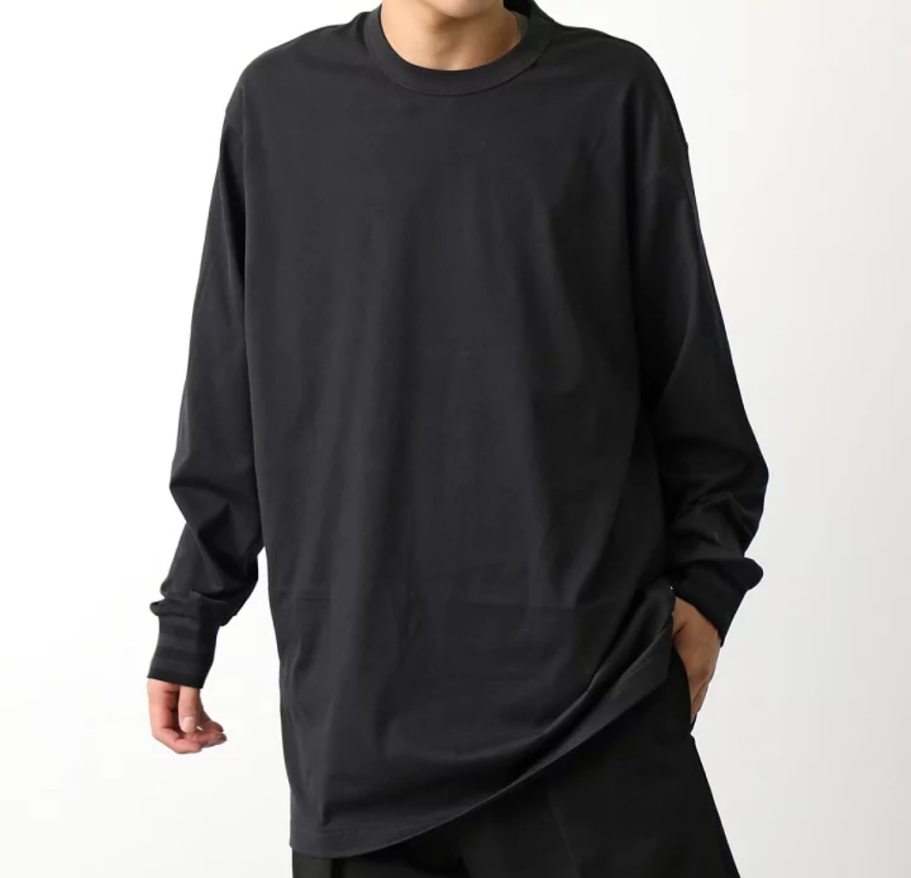 【Y-3】ロゴ 刺繍 ロンT 長袖 Tシャツ 【送料関税込】 Y-3 ロゴ刺繍長袖Tシャツ ¥29,700→¥16,200+tax | LIFE is