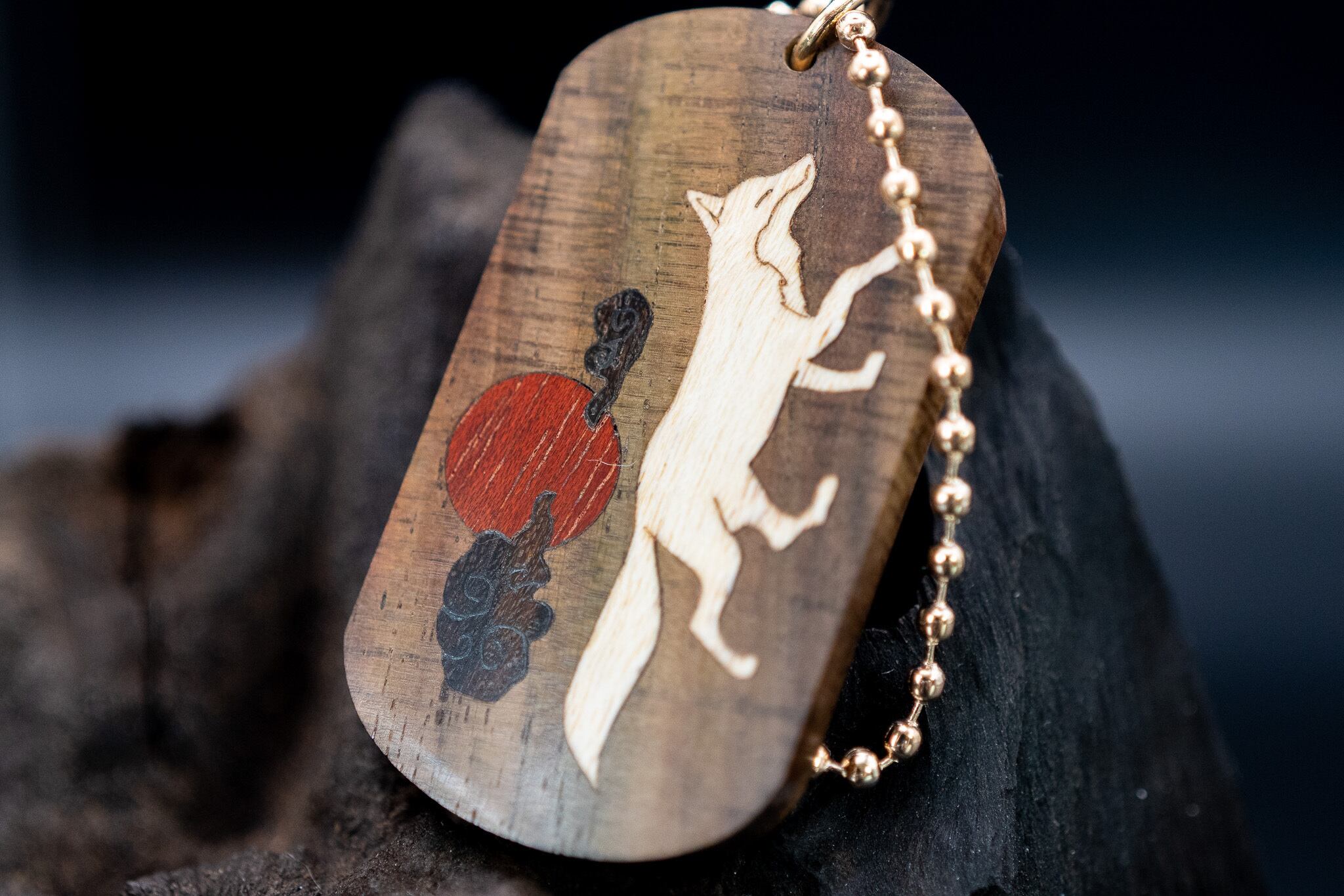 【21世紀最高峰の材】サイアミーズローズウッド マイクロカーリー ドッグタグ 象嵌 十五夜きつね