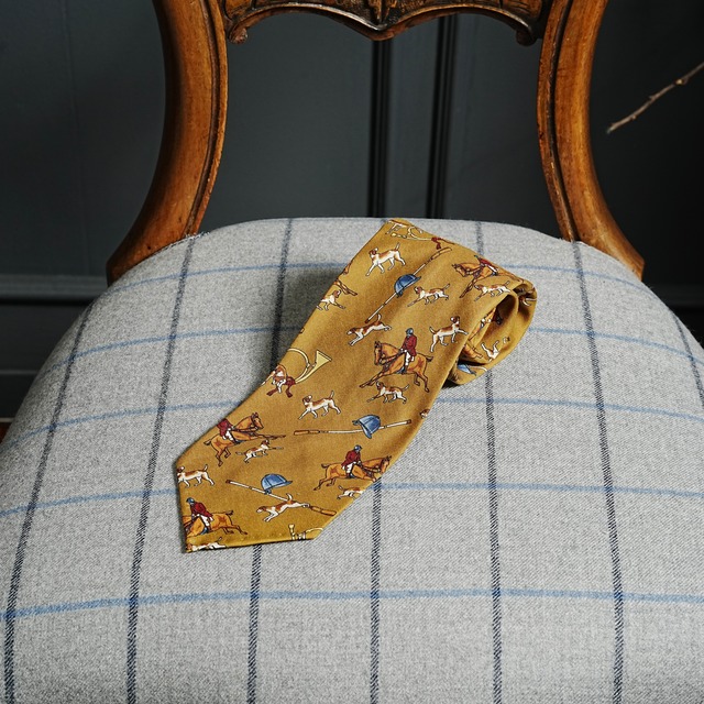 Printed tie "knight" motif Mustard