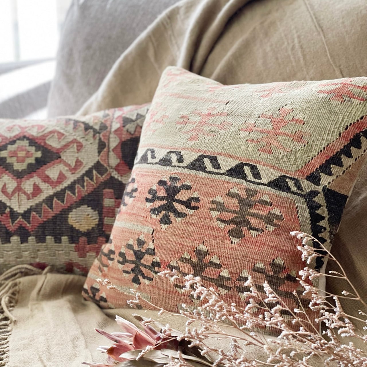 オールドキリムクッションカバー old kilim cushion cover * テイストフルナチュラル tasteful natural  40×40 [cs071] | ラグの間　｜　ヴィンテージラグ・ヴィンテージミニラグ専門店 powered by BASE