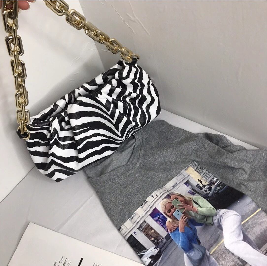 チェーン柄ミニバッグ