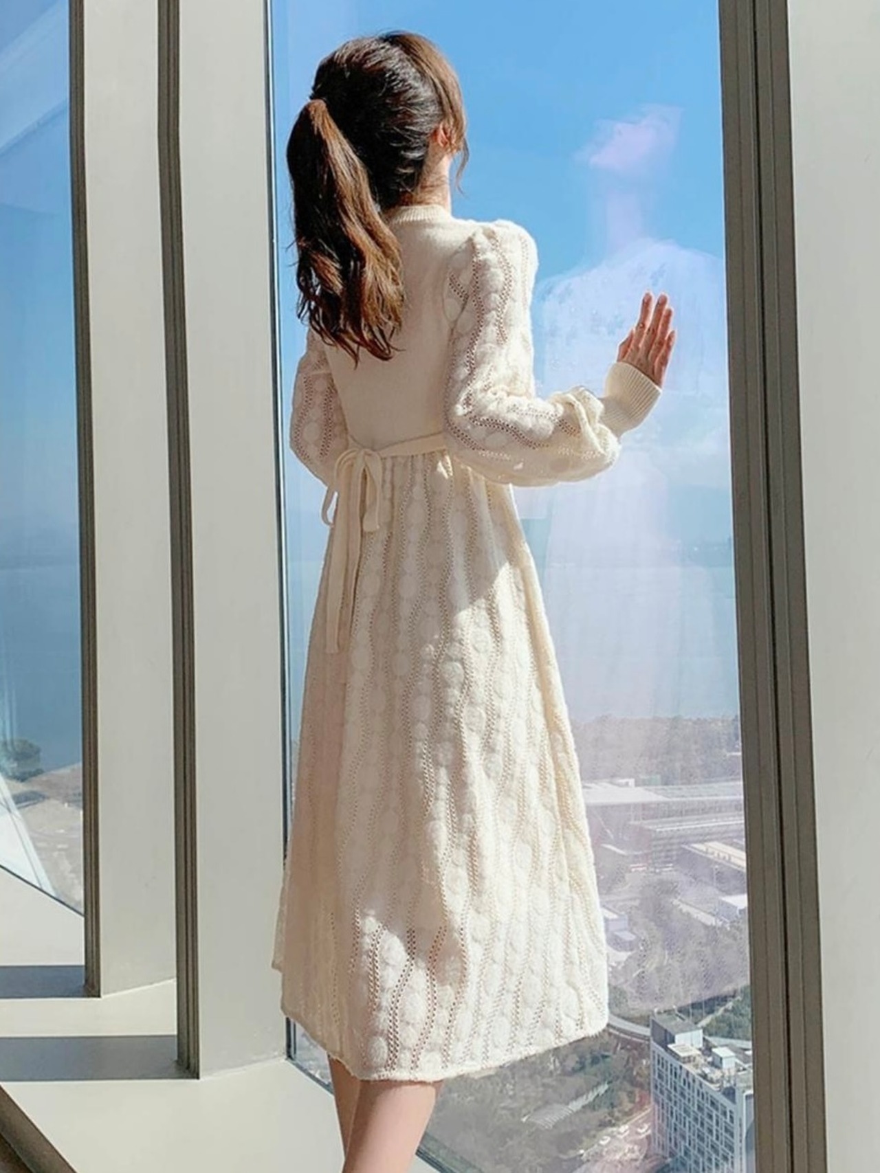 エンブロイダリーレースドレス