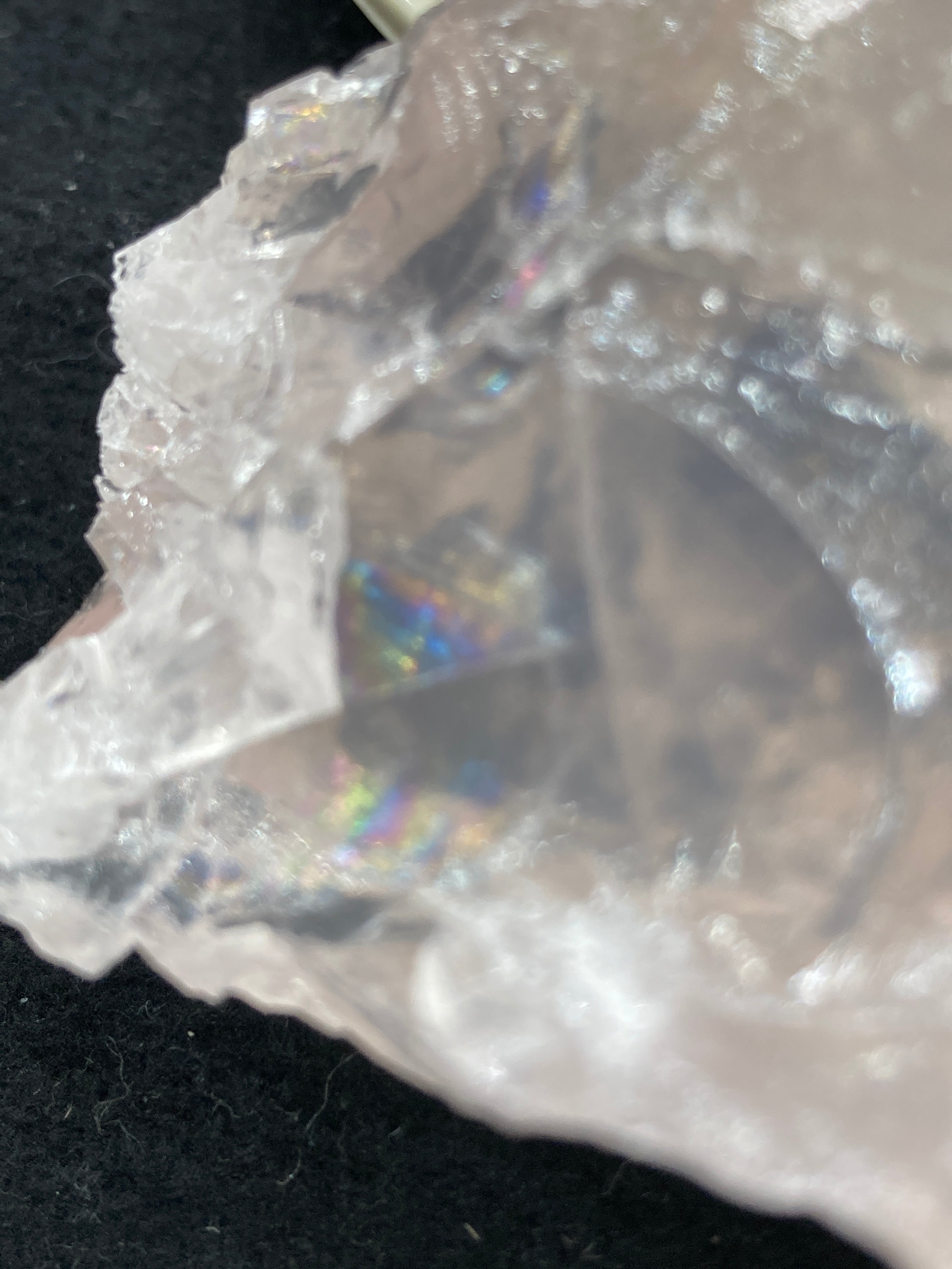 E32533】 虹入りローズクォーツ マダガスカル産 原石 天然石