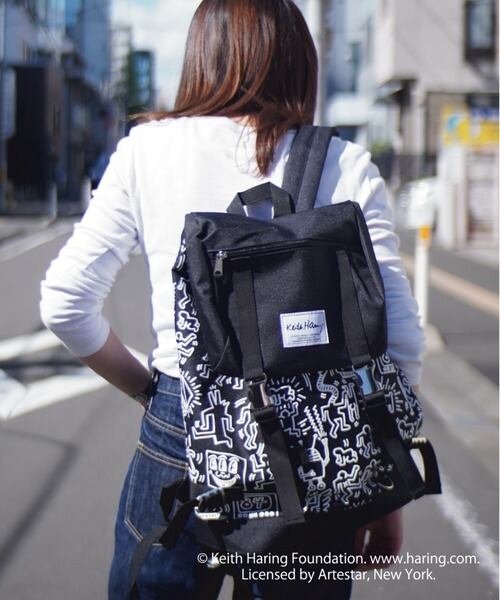 Keith Haring(キース・ヘリング) ハーフ柄 フラップダブルバックル バックパック リュック KHB-KH1602 ブラック