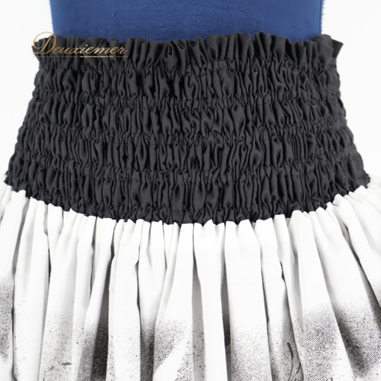 フラダンス 衣装 パウスカート ホワイト系 アロハスタンダード ダブル リバーシブル フラ ダンス ティアレ柄 花柄 白 黒 黄 ALOHA STANDARDS 日本製 華やか かわいい ハワイアン アロハ 練習 ハワイアンプリント ブラック系 イエロー系