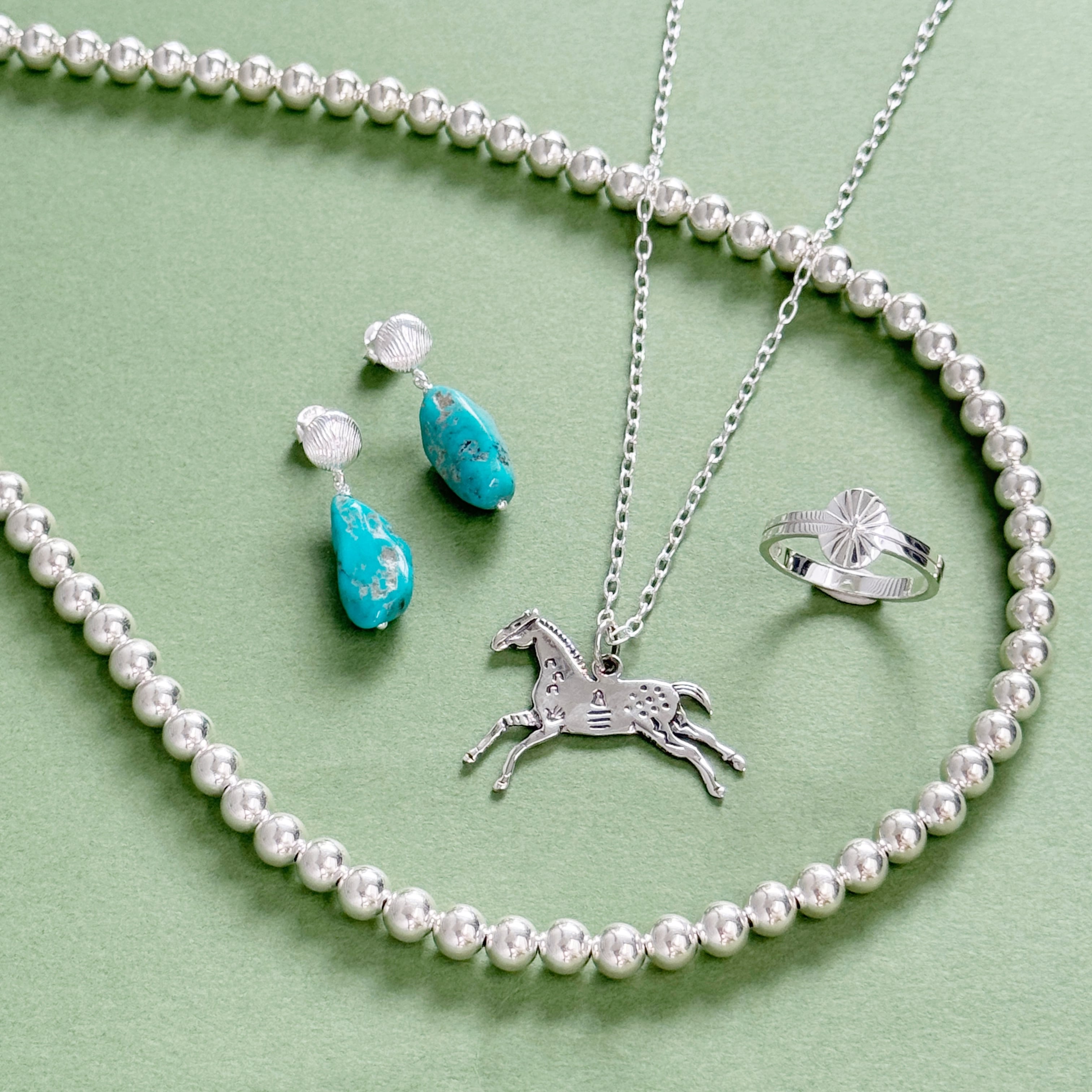 再々入荷】駆け抜ける馬 ペンダントトップ／ネックレス ホース 馬 蹄鉄