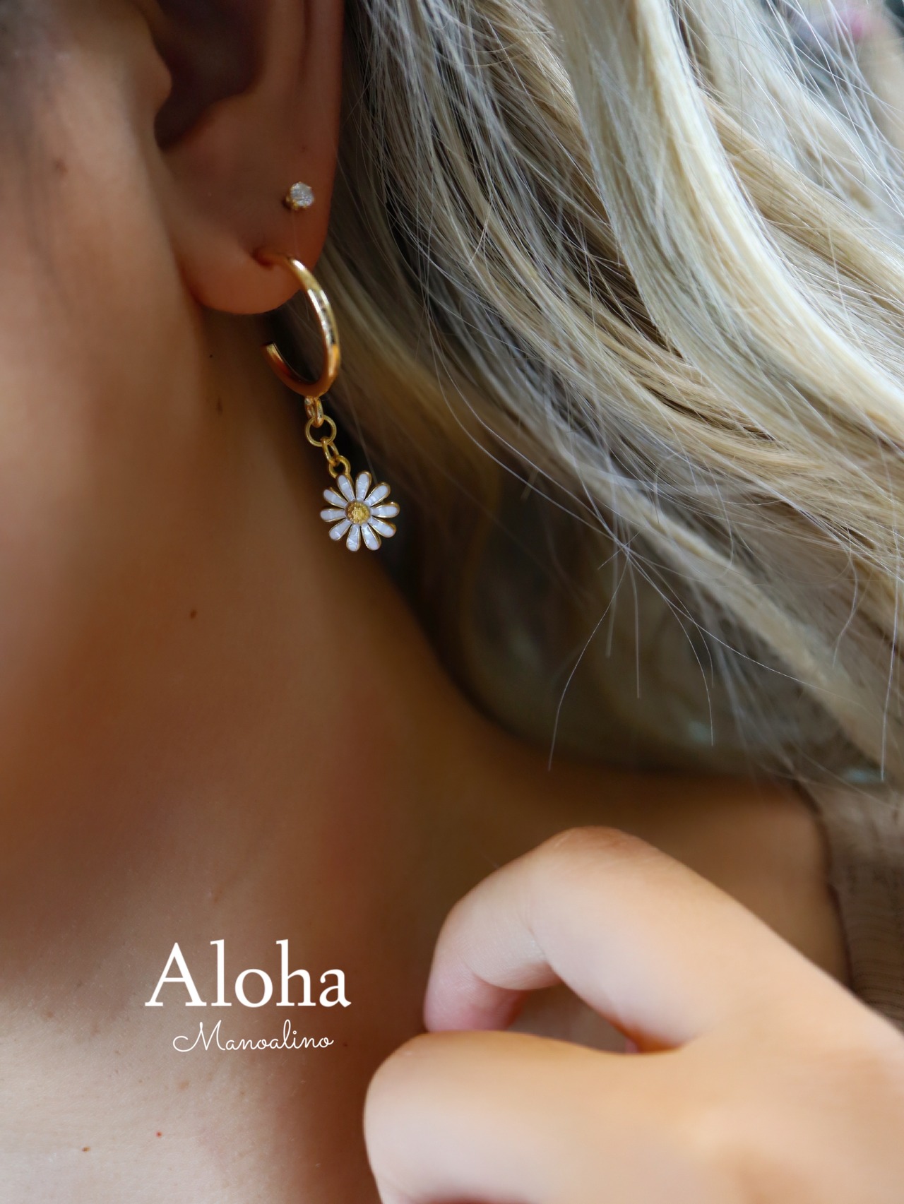 White flower earrings(ホワイトフラワーピアス)