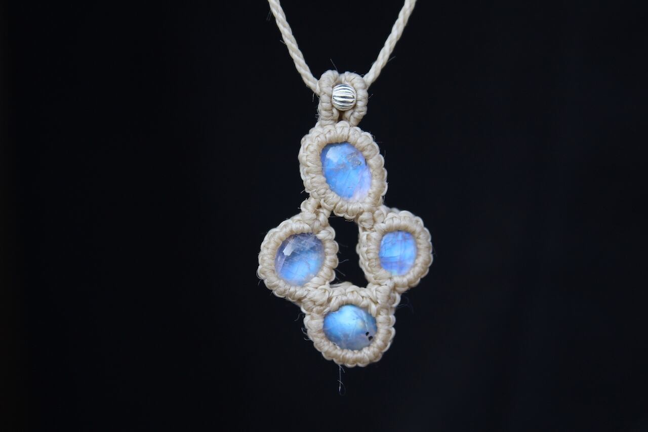 Blue moonstone mix micro macrame　circulation  pendant