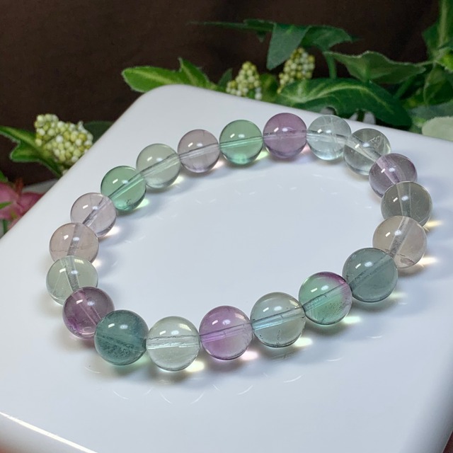 A81.透明☆可愛い色合い フローライト ブレスレット